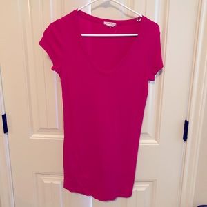 Ingrid & Isabel pink maternity v-neck tee